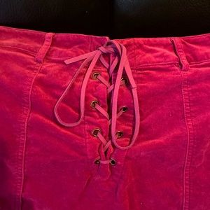 FOREVER 21 VELOUR FUSIA MINI SKIRT. SZ-L